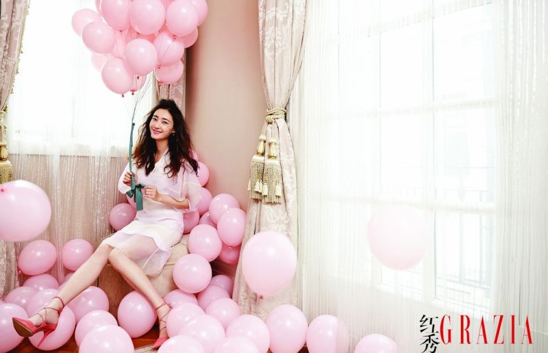 王丽坤化身甜美粉红精灵曝最新夏日写真(4)