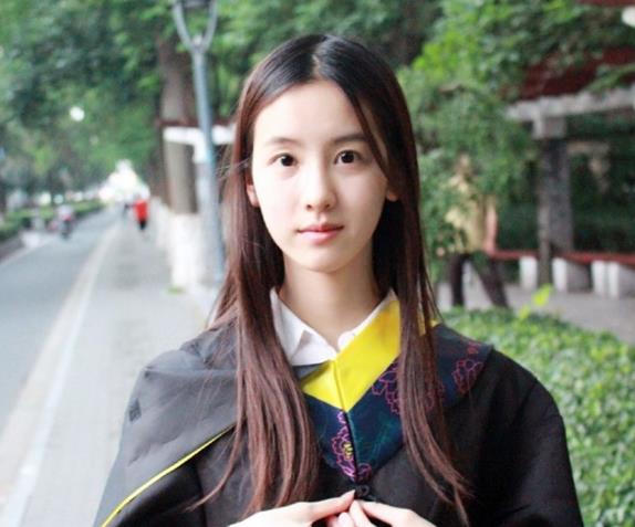 陈都灵奶茶妹妹等90后女神毕业照PK谁最美(2)