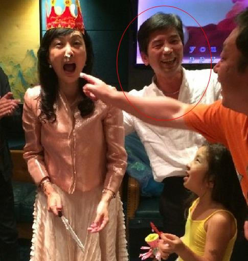 董卿领衔结了婚老公却玩潜伏的10大女星(9)