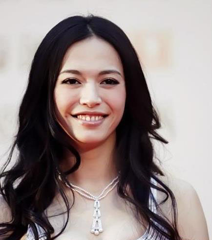 伪造家暴，跟原配抢生孩子，扒扒玩阴招耍手段遭痛批的10大女星(3)