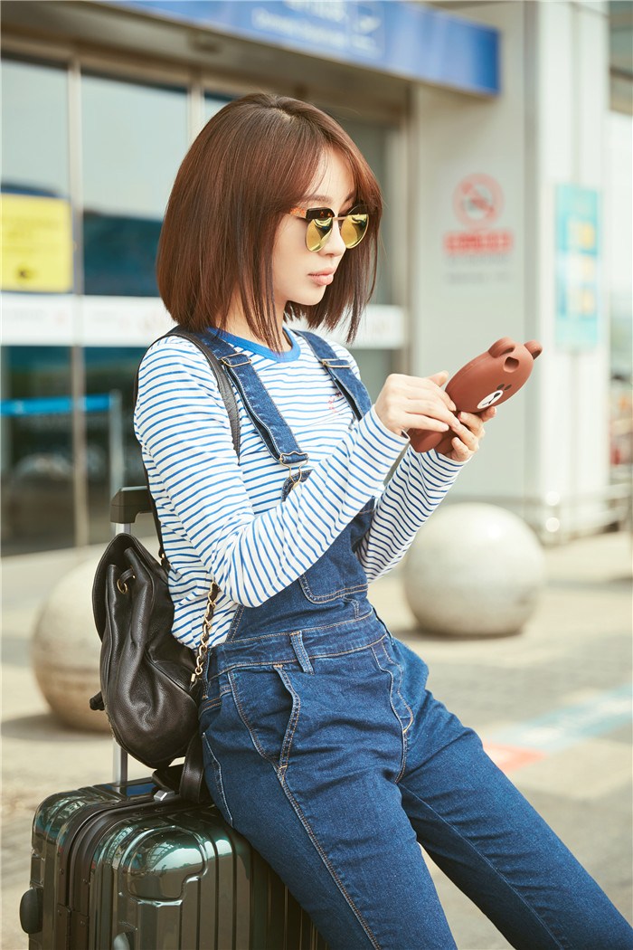 李菲儿尽显好身材最新机场照曝光(2)