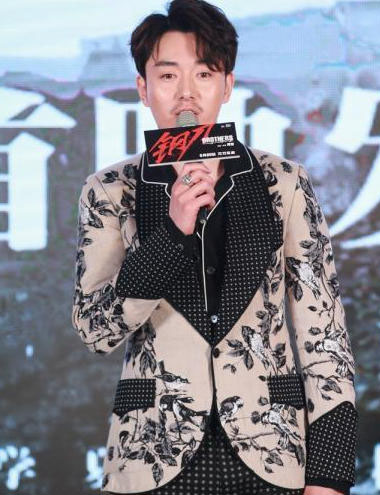 《甄嬛传》帅气多情果郡王李东学意外毁容(8)