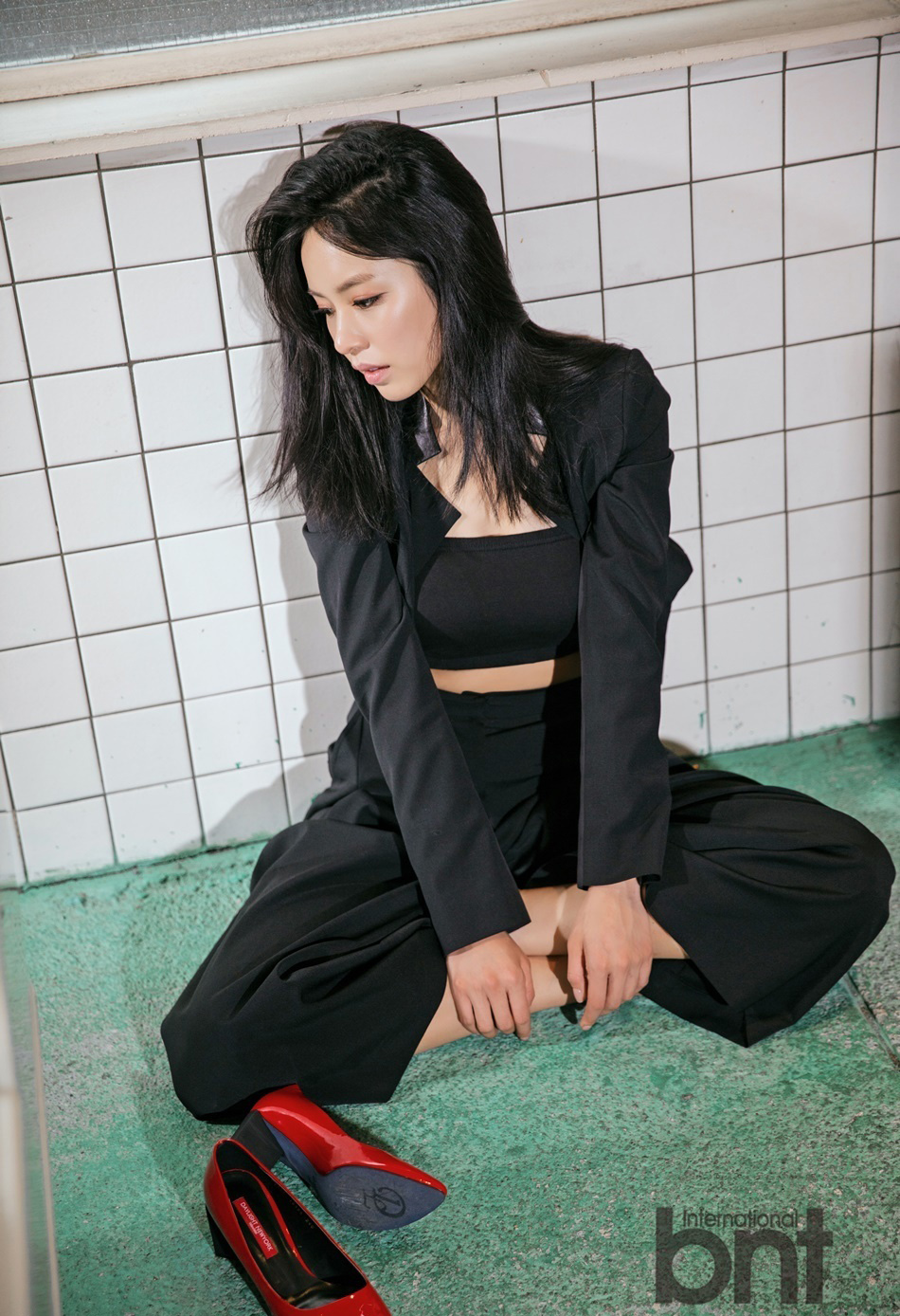 洪雅凛冷艳女人妩媚动人写真(2)