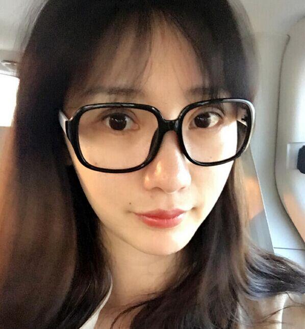 卸妆换个人！素颜只有父母认识的十大女星(2)