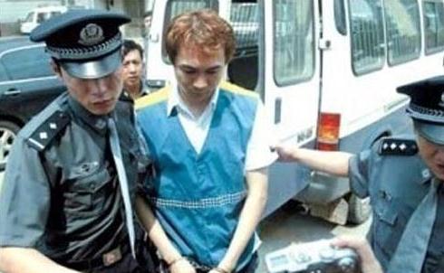 李易峰撞毁700万超跑！扒扒娱乐圈犯交通肇事案的10大明星(6)