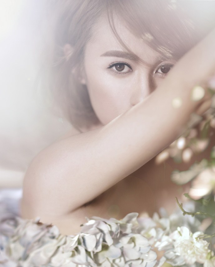 马丽戏称自己为“花姑娘”晒文艺写真(6)