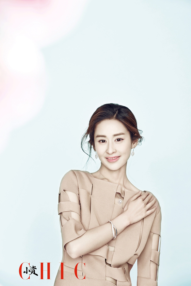 颖儿登杂志封面氧气般清新迷人质感(6)