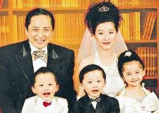 佟大为生三胎算什么!这些明星都有四五个娃,而他居然生了17个(8)