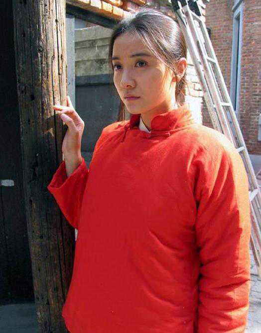小宋佳内衣外穿，真空秀事业线，又活捉了一枚深藏不露的性感美妞(4)