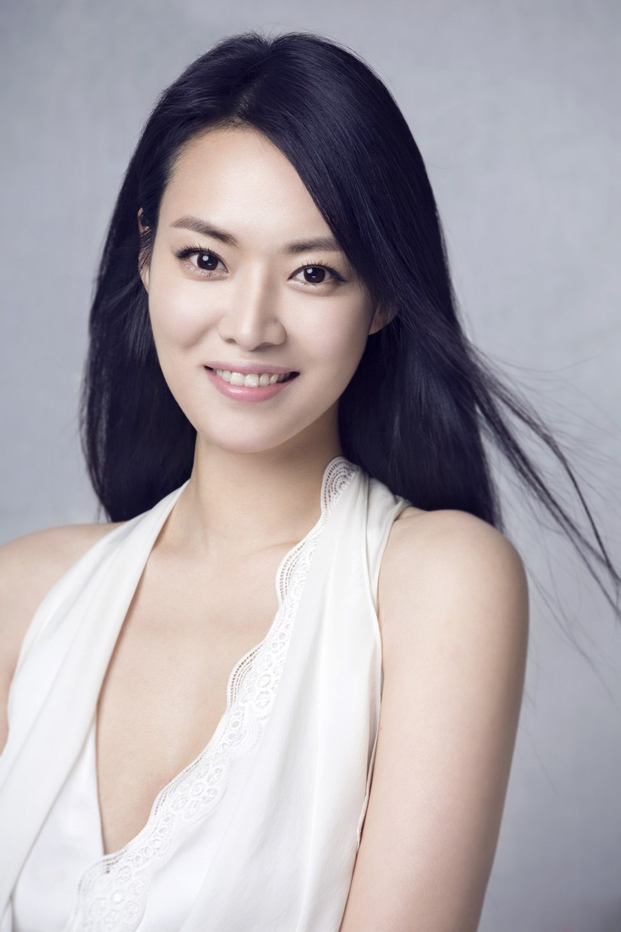 单麒汶青恬静优雅不失性感最新写真曝光(3)
