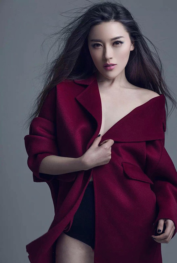 张嘉艺展熟女魅力爆性感写真(3)
