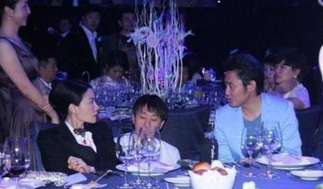 扒扒天后王菲成名前后的九段真假恋情(9)