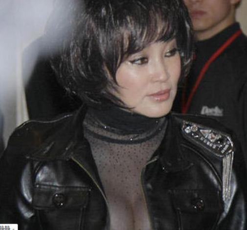 性感or雷人？扒扒穿透视装露bra抢镜的20大女星(7)