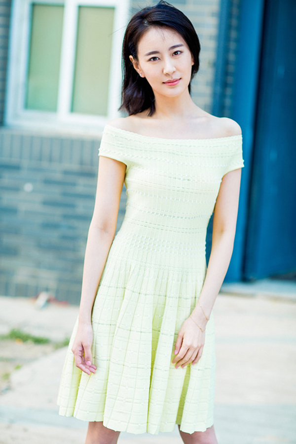 王乐君示范夏日清爽装扮(3)