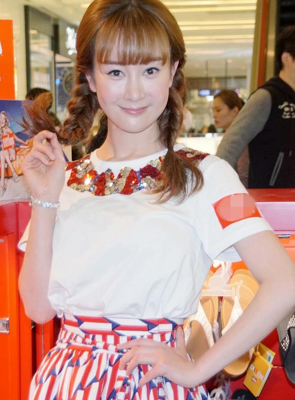 49岁的王祖贤依然美如画,而她们30岁不到脸就垮了(6)