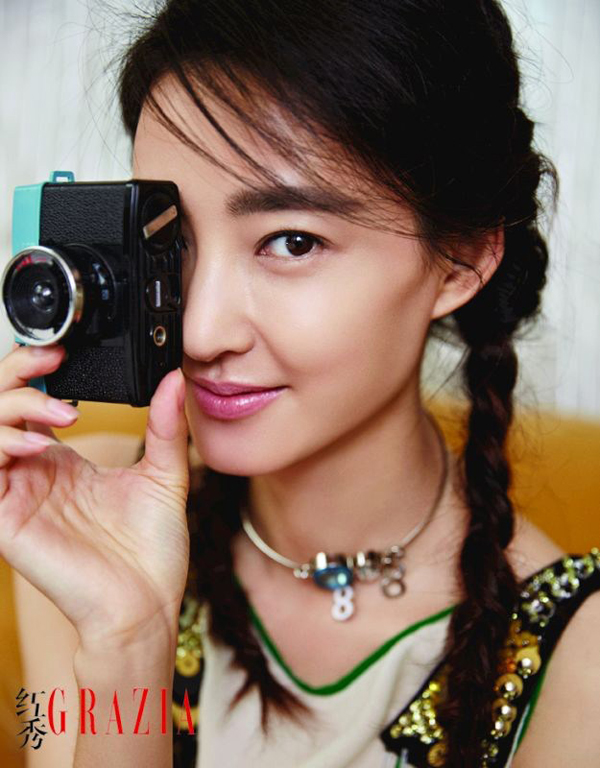王丽坤化身甜美粉红精灵曝最新夏日写真(3)