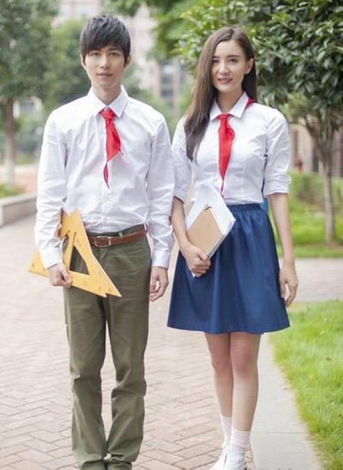 小宋佳内衣外穿，真空秀事业线，又活捉了一枚深藏不露的性感美妞(11)