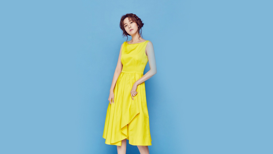 韩国女星郑诗雅写真图片