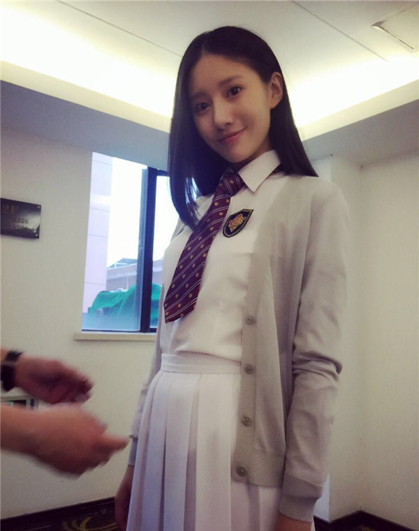 吴优户外美颜姿态动人心弦(3)