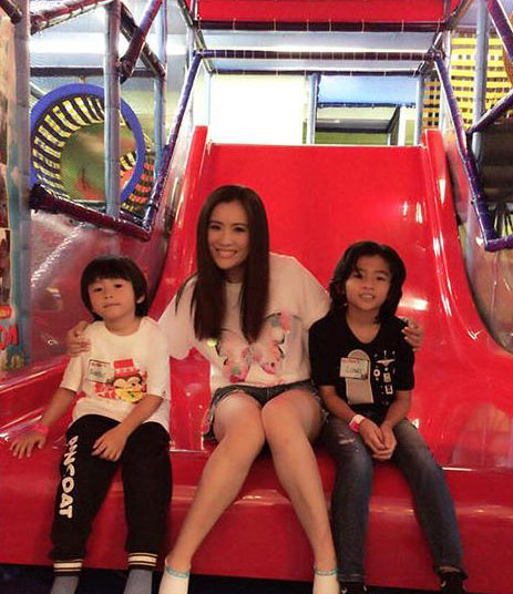 张柏芝两儿子少年初长成像极了谢霆锋(9)