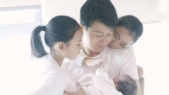 佟大为生三胎算什么!这些明星都有四五个娃,而他居然生了17个