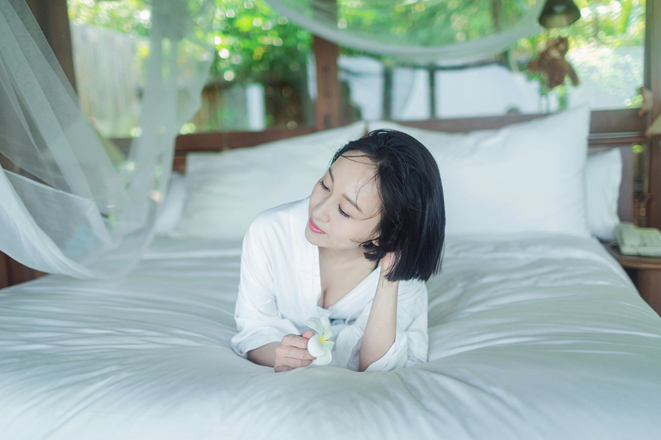 练束梅纯美笑容浴女写真曝光(5)
