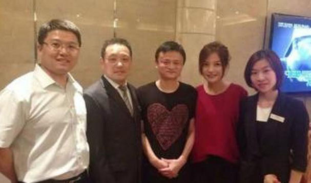 阔太金巧巧庆生朋友圈豪华堪比巨星(12)