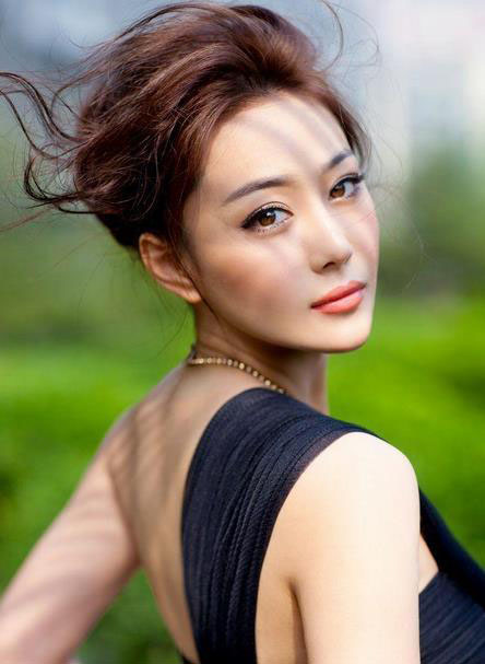 伪造家暴，跟原配抢生孩子，扒扒玩阴招耍手段遭痛批的10大女星(9)