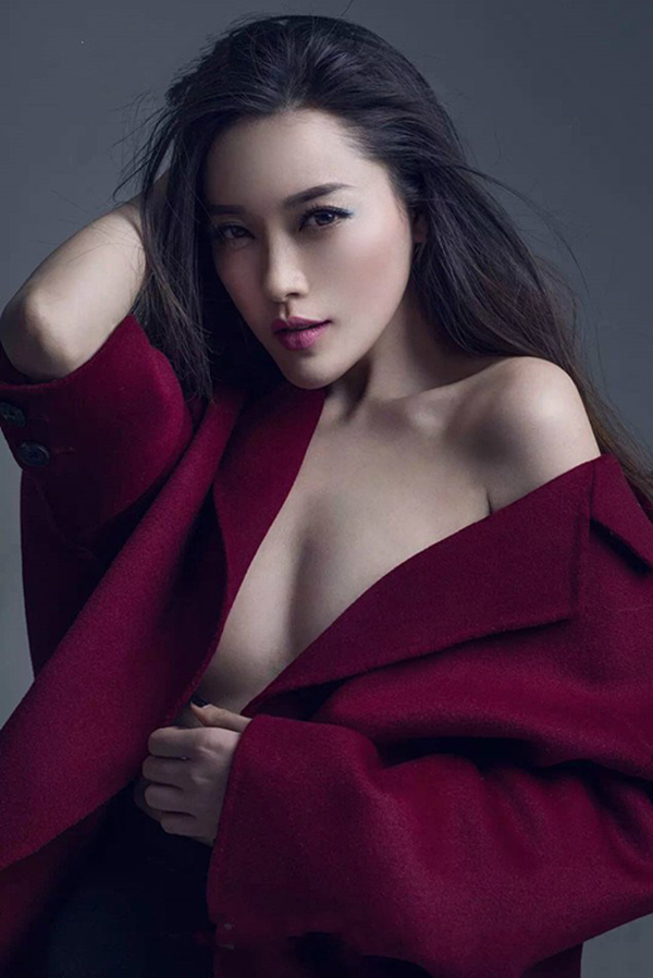张嘉艺展熟女魅力爆性感写真(6)