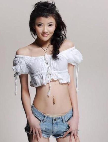 49岁的王祖贤依然美如画,而她们30岁不到脸就垮了(10)