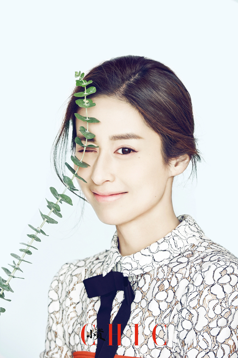 颖儿登杂志封面氧气般清新迷人质感(5)