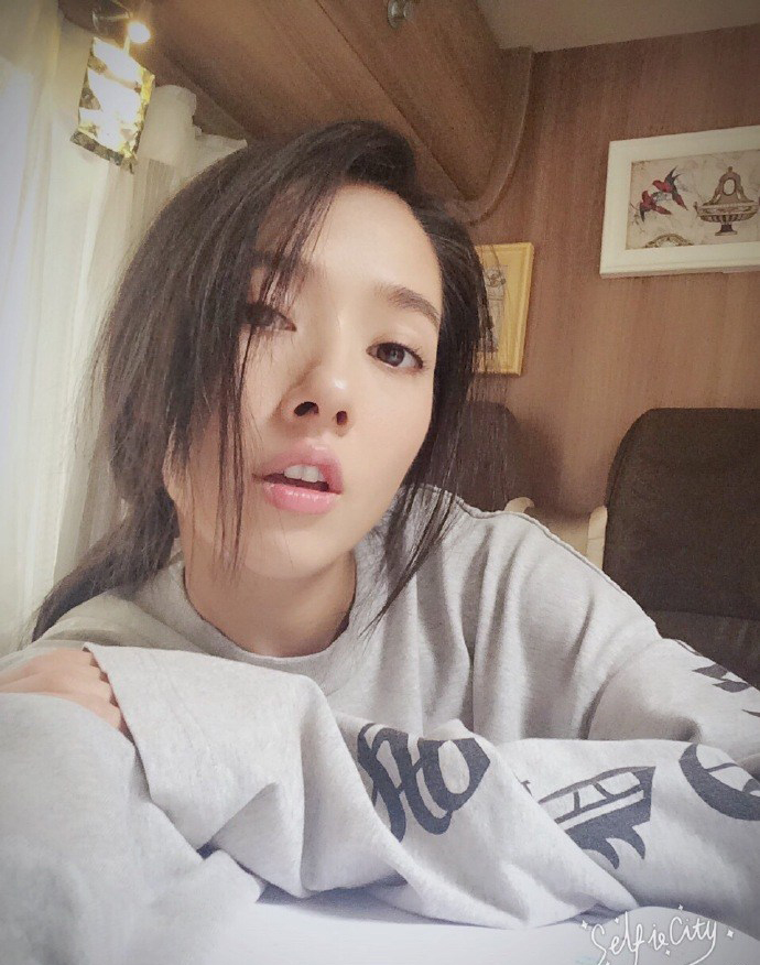 郭碧婷发照调侃自己太自恋网友大呼美丽(7)