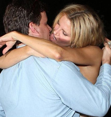 丑态百出!娱乐圈10大女星醉酒后失态囧照曝光(10)