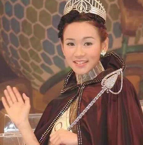 被打成猪头,患癌变卖后冠,沦为卖烟妹,八大港姐现状谁最落魄(6)