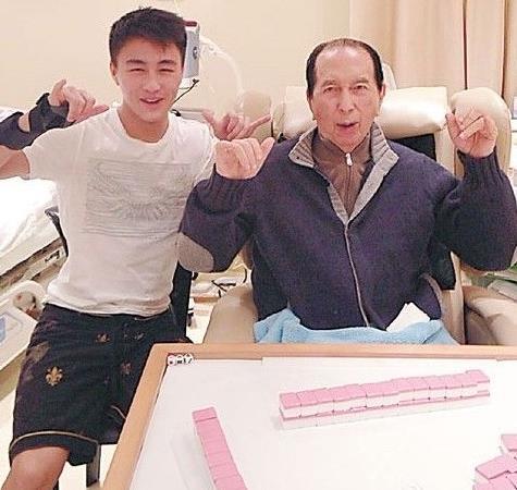 不止赌王儿子何猷君!这些富二代的才华与努力也让我们羡慕嫉妒恨(3)