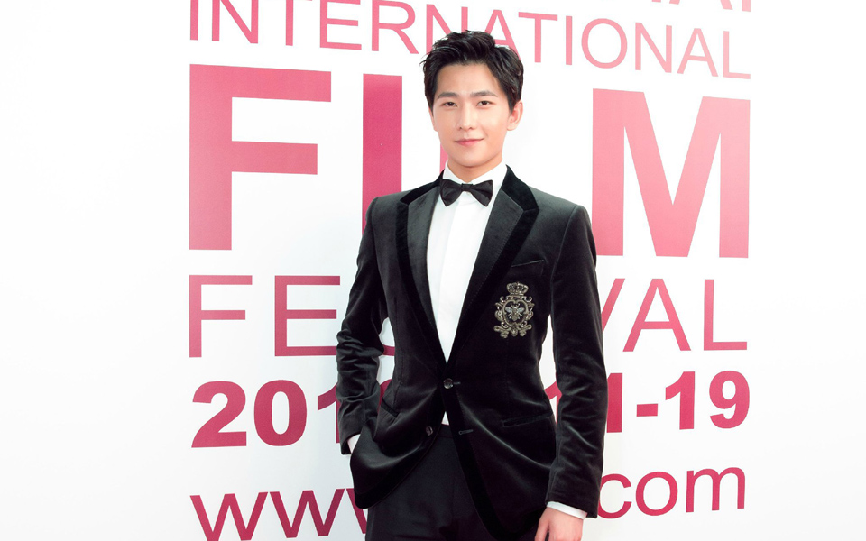 杨洋刘亦菲上海国际电影节红毯图(3)