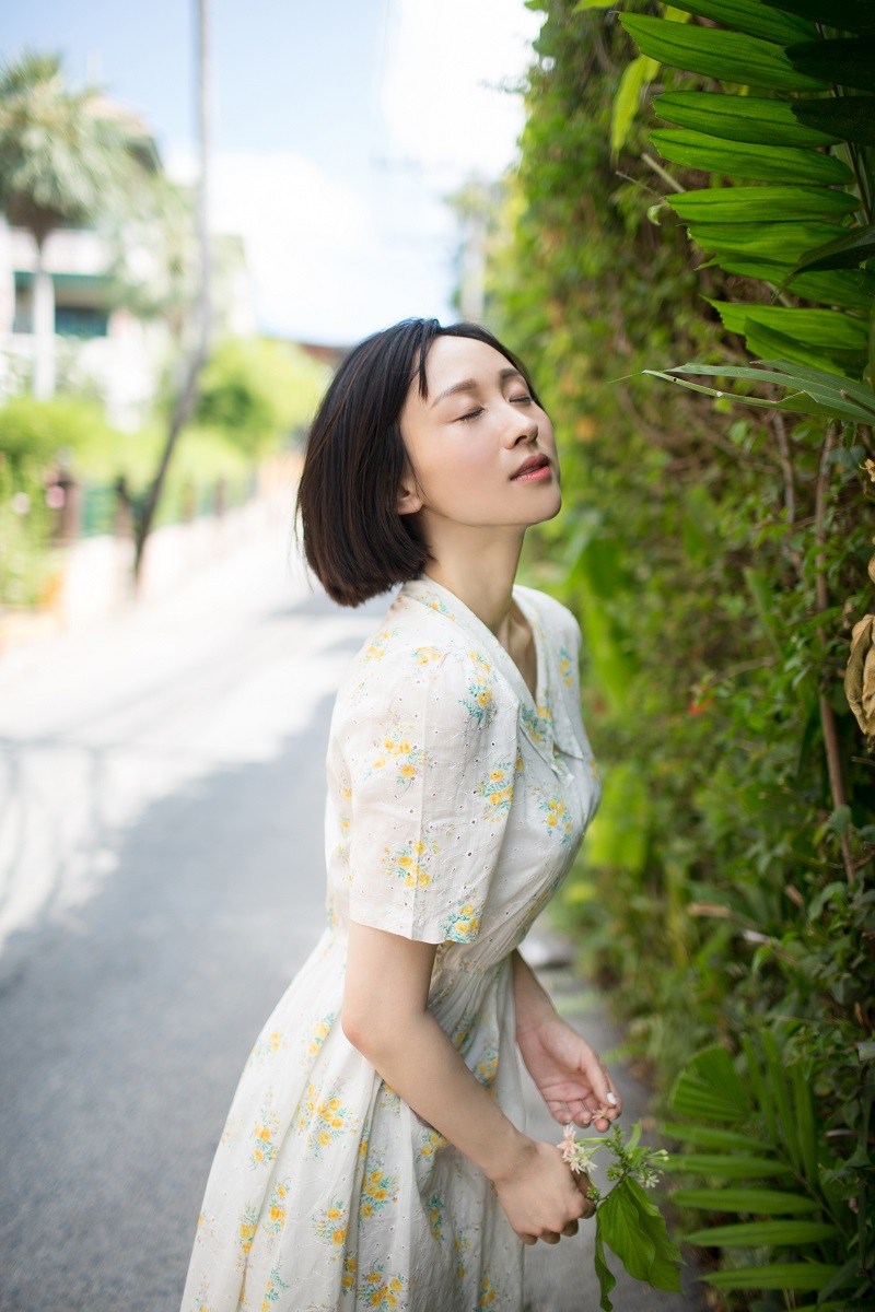 练束梅曝青春活力少女风写真(5)