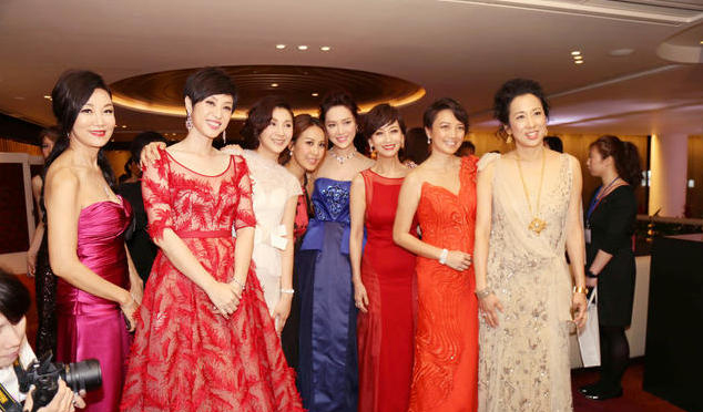 历届港姐聚会：朱玲玲赵雅芝完胜老中青三代美女(2)