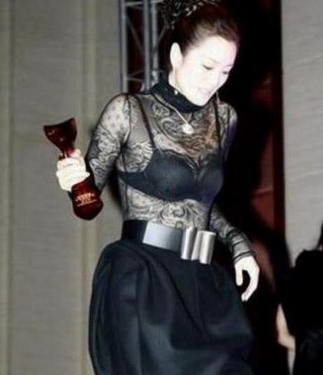 性感or雷人？扒扒穿透视装露bra抢镜的20大女星(4)