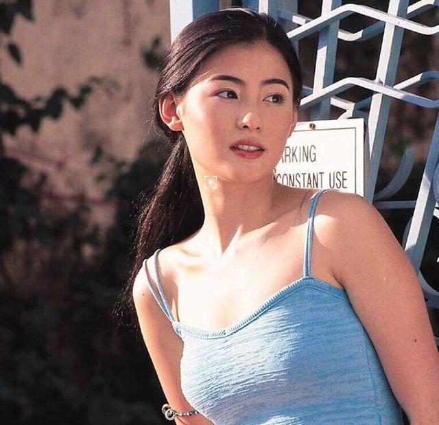 36岁张柏芝容貌气质为何被47岁女星甩几条街？(6)