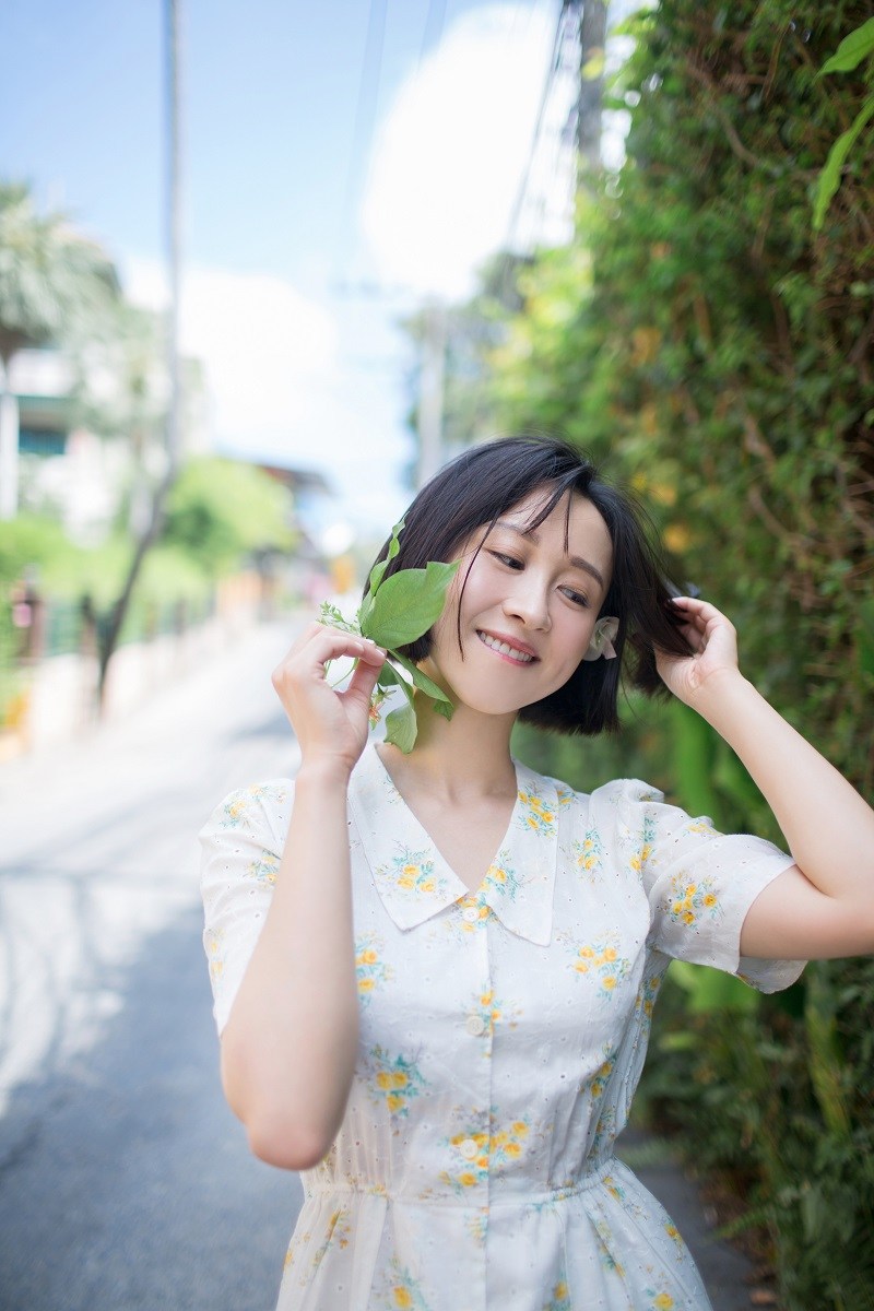 练束梅曝青春活力少女风写真