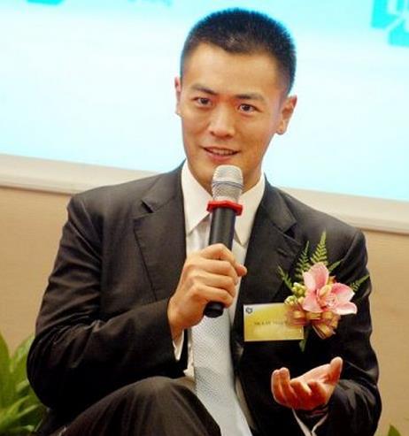 不止赌王儿子何猷君!这些富二代的才华与努力也让我们羡慕嫉妒恨(17)