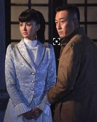 张歆艺再婚嫁袁弘，她大十几岁前男友和闪婚闪离前夫近况如何(6)