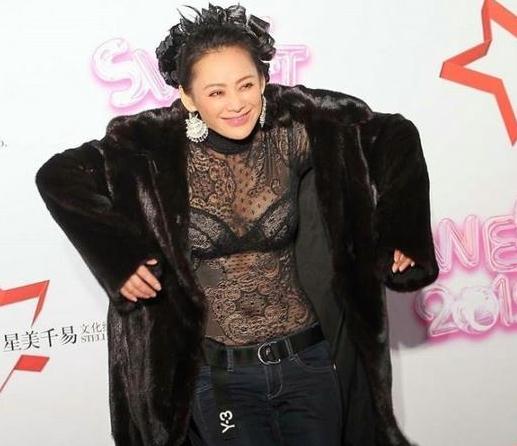 性感or雷人？扒扒穿透视装露bra抢镜的20大女星(20)