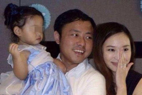 小S领衔为鬼混老公“擦屁股”的10大女星(5)