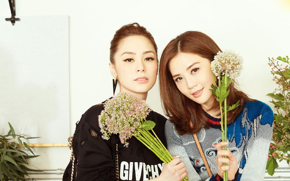 Twins高颜值花漾牛仔系列街拍写真(2)