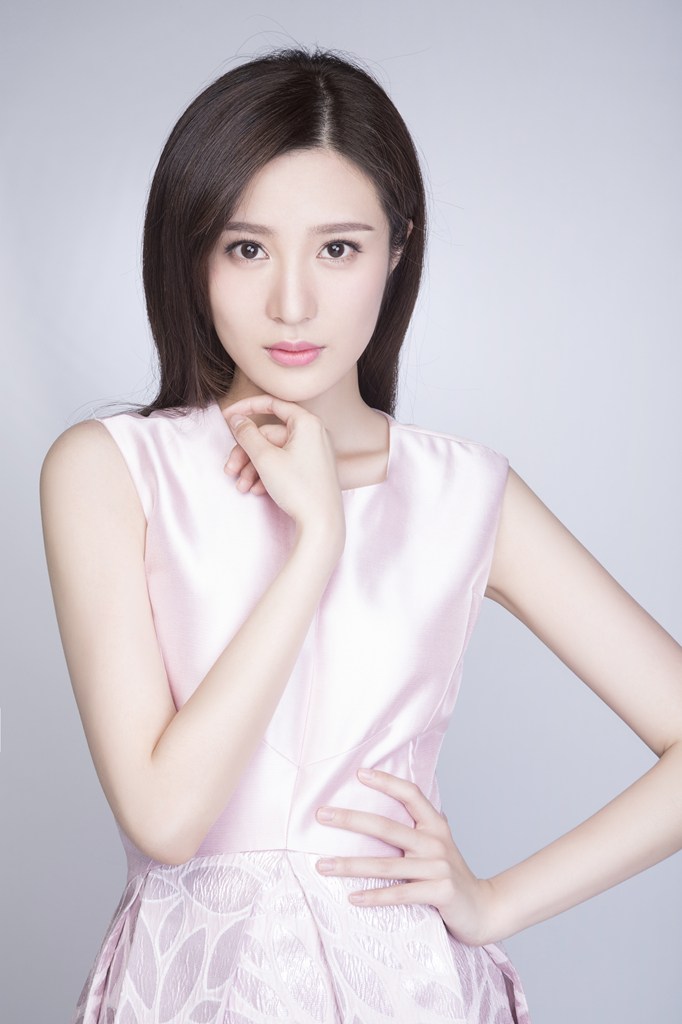 邬靖靖优雅时尚淑女温婉大片曝光(4)