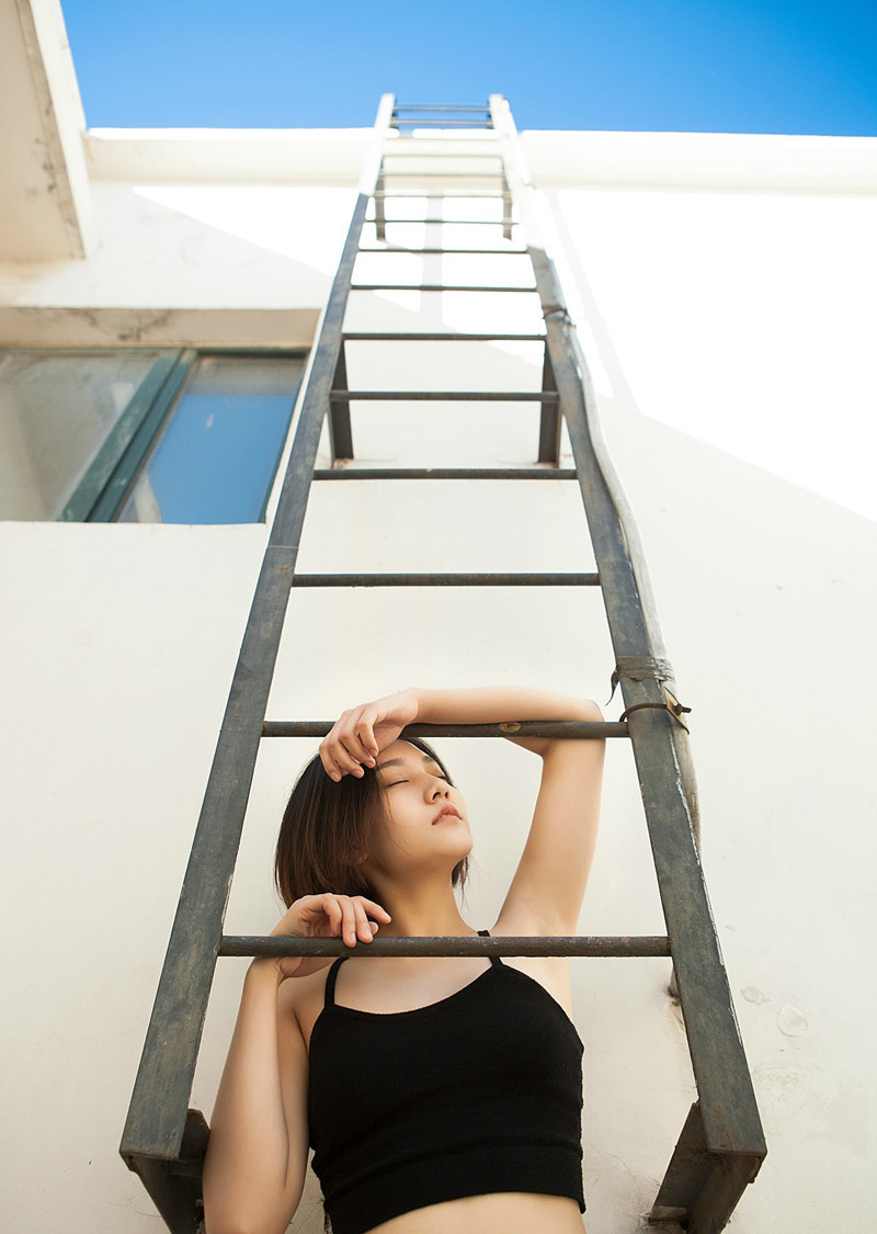 秦语短发清雅女人魅力动人写真(4)