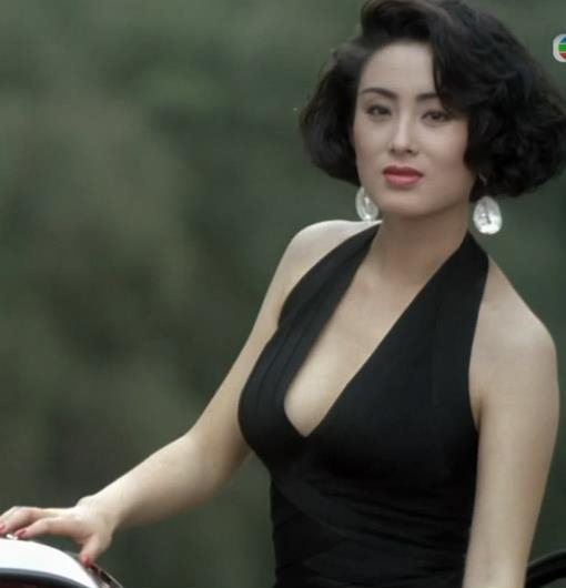连黑社会都不敢动她一根毫毛,却遭女星抢男友,嫁经纪人如今偷汉子(16)
