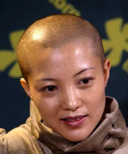 她们知名又貌美如花却爱上了诈骗犯(9)